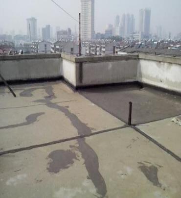 眉山市漏水维修 楼顶漏水是什么原因，楼顶漏水维修方法是什么?